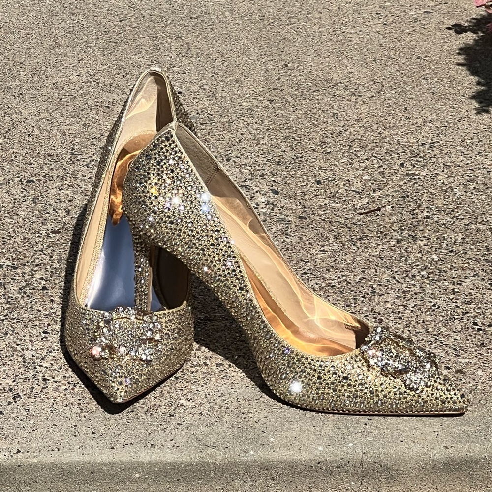 Badgley Mischka Cher Li Size 11 rhinestone pumps